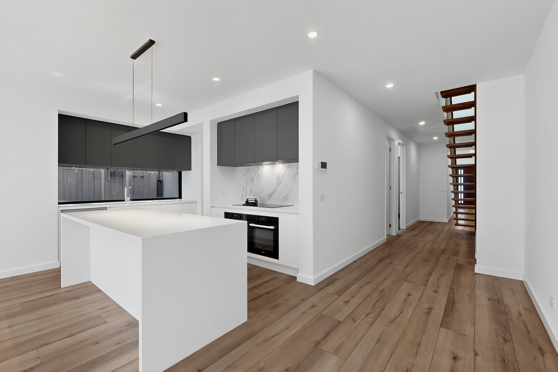 90B Parkmore Road, Bentleigh East image 2