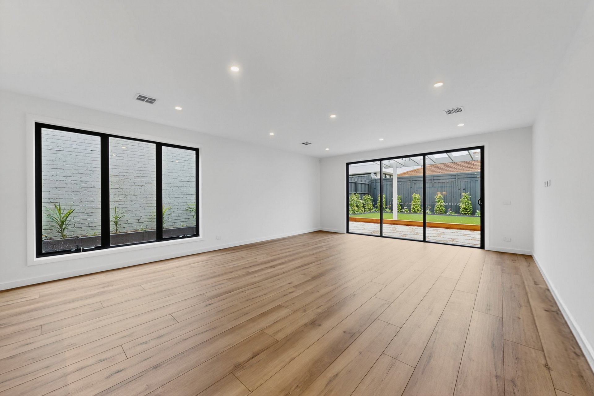 90C Parkmore Road, Bentleigh East image 4