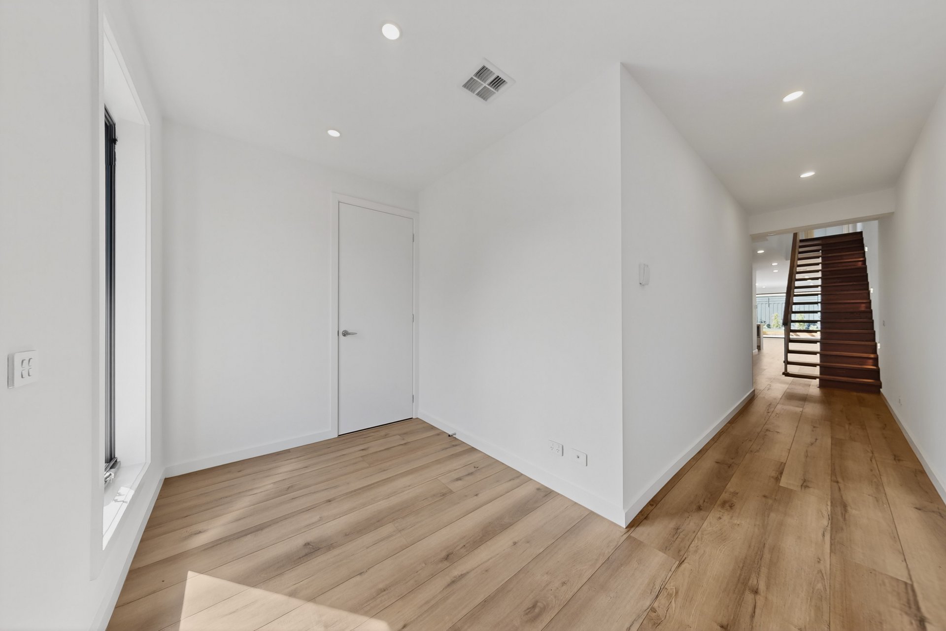 90C Parkmore Road, Bentleigh East image 7