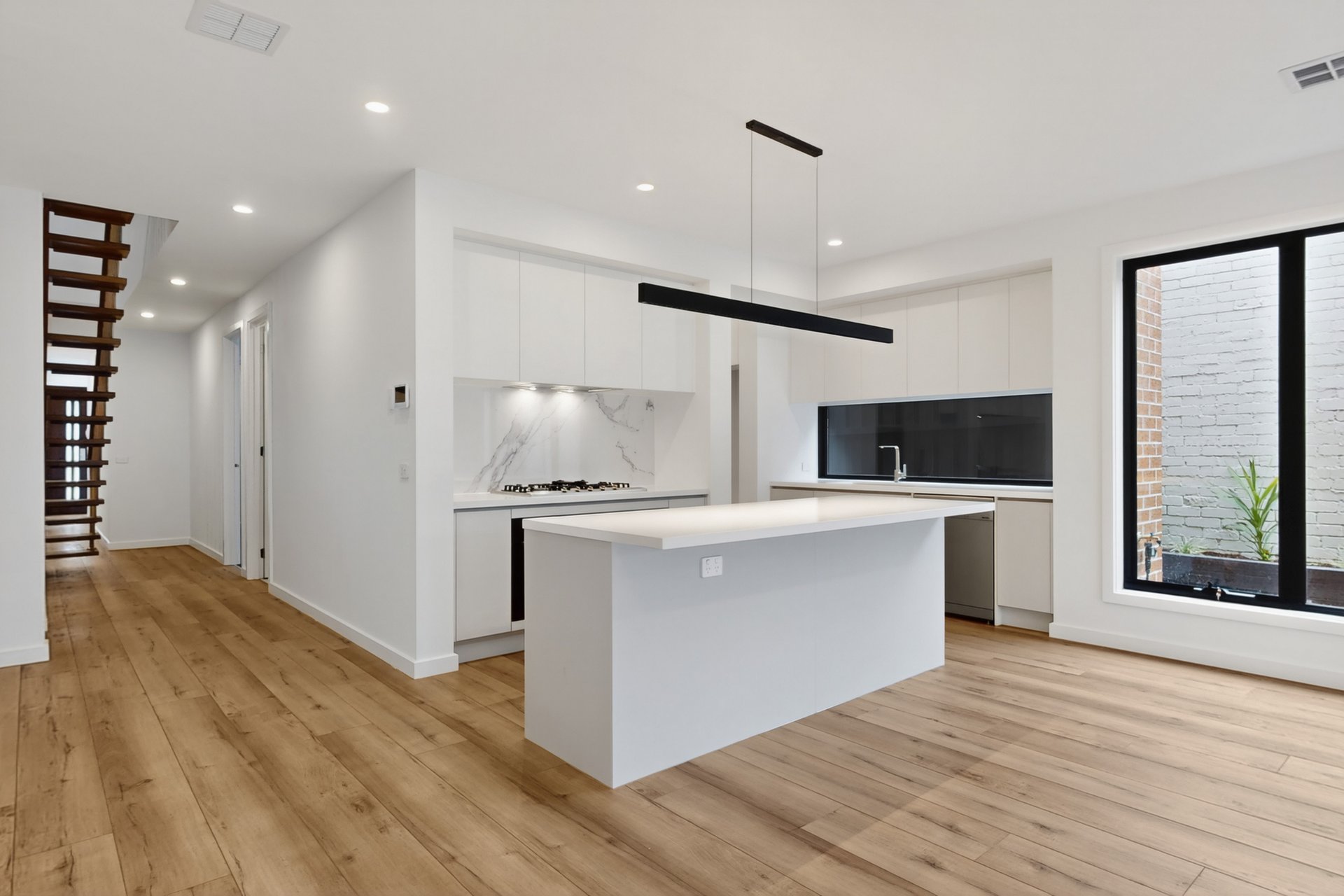 90C Parkmore Road, Bentleigh East image 2