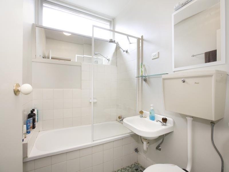 9/1 Bishop Street, Box Hill image 4