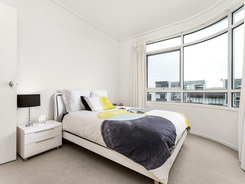 9/1 Graham Street, Port Melbourne image 6
