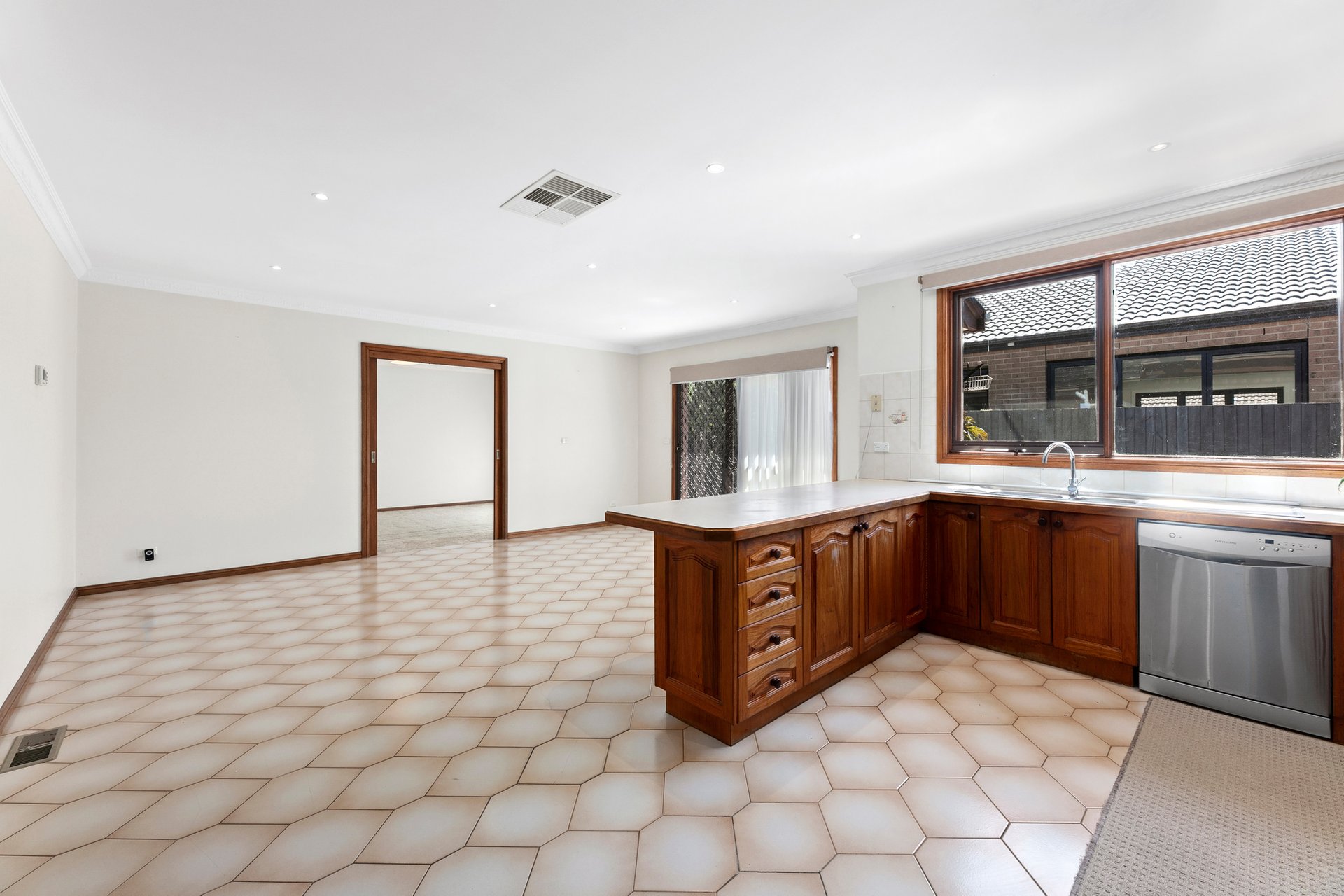 91 Herald Street, Cheltenham image 3