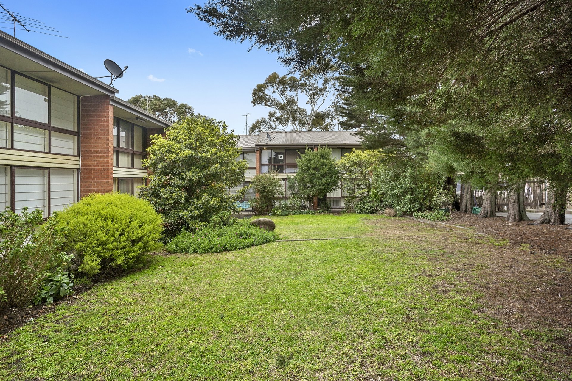 9/1 Holman Court, Breakwater image 1