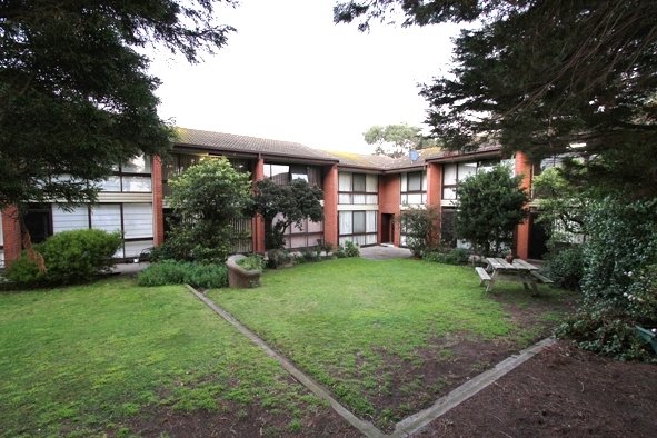 9/1 Holman Court, Breakwater image 1