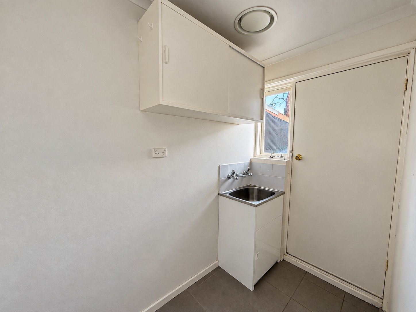 9/1 Holman Court, Breakwater image 8