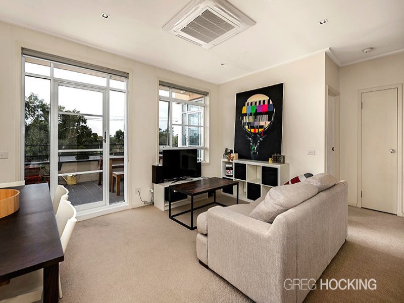 9/1 Seisman Place, Port Melbourne image 2