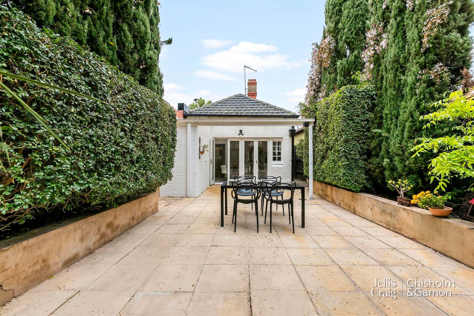 91 Spray Street, Elwood image 2