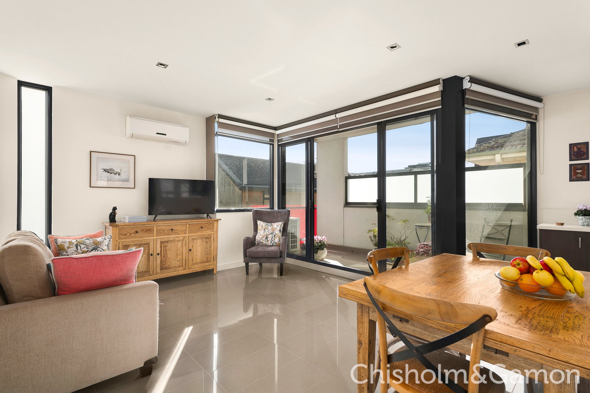 9/10 Docker Street, Elwood image 1