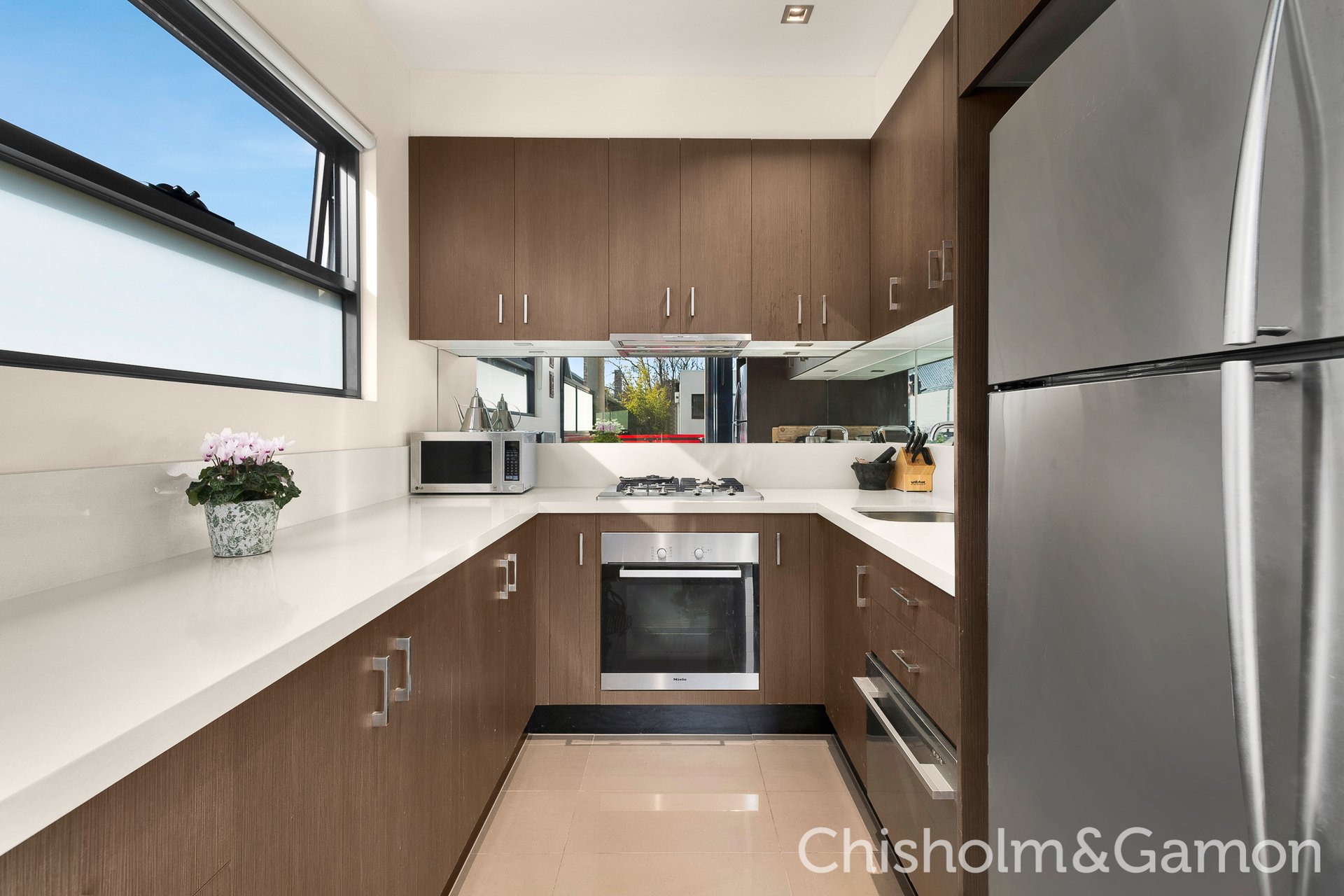 9/10 Docker Street, Elwood image 4