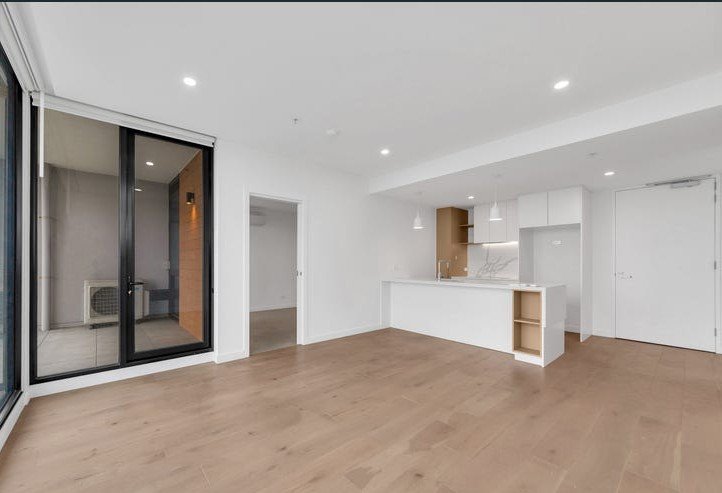 910/1060 Dandenong Road, Carnegie image 5