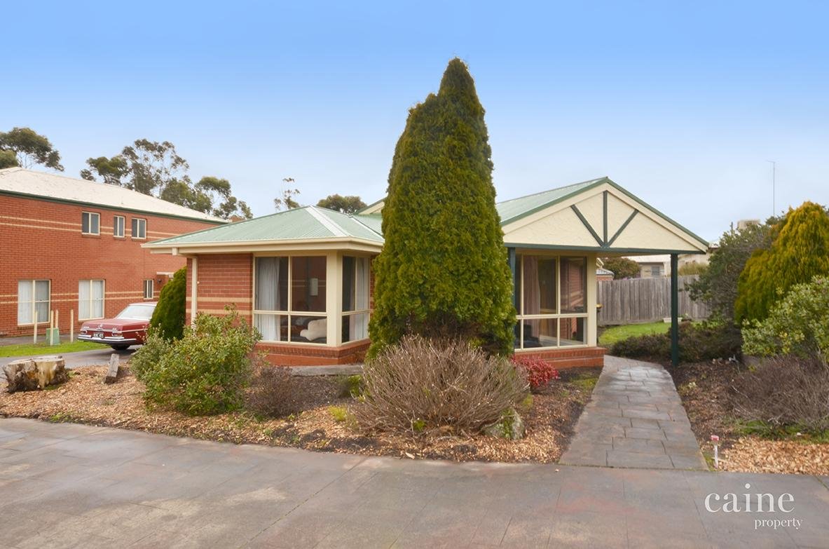 9/104-106 Whitehorse Road, Mount Clear image 1