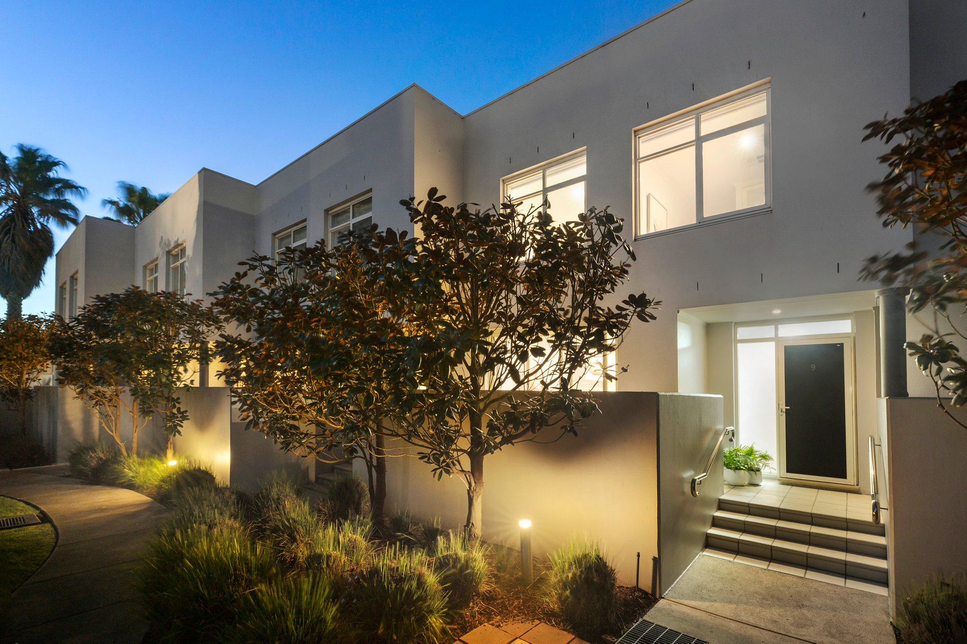 9/105 Beach Street