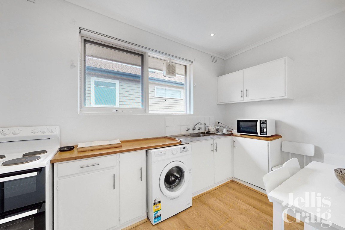 9/106 Mimosa Road, Carnegie image 2