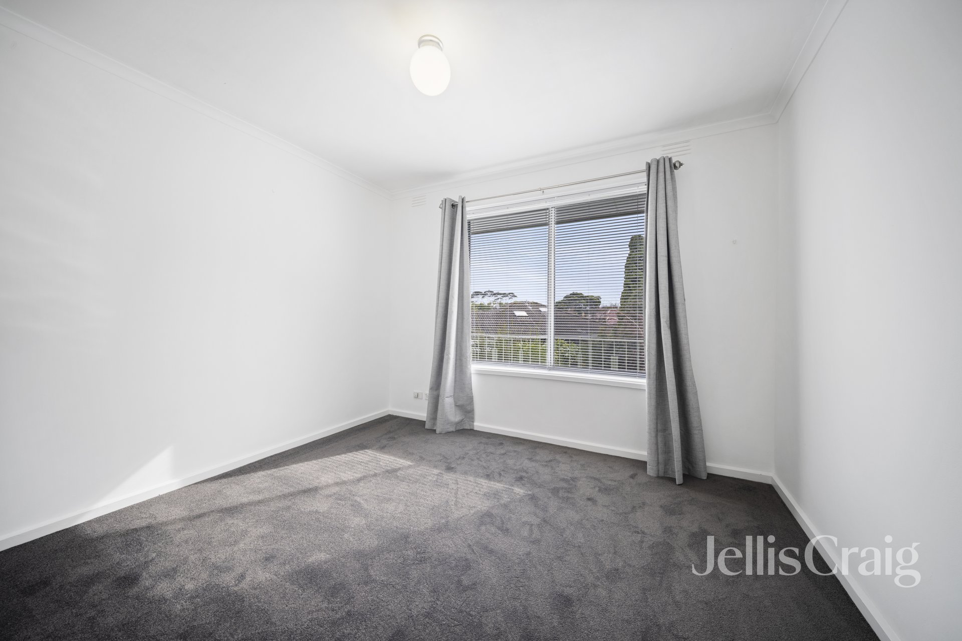 9/107 Warrigal Road, Mentone image 5