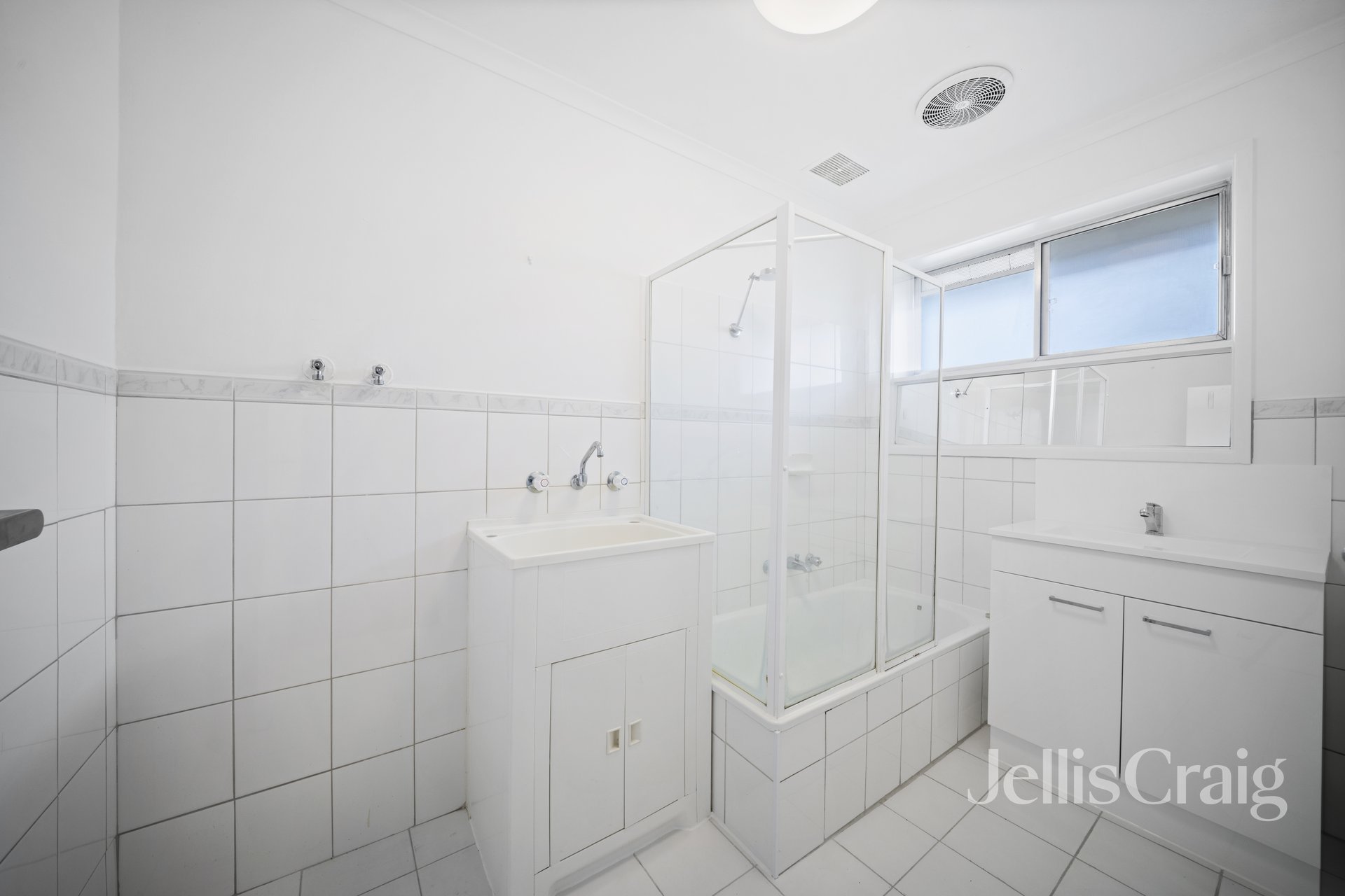 9/107 Warrigal Road, Mentone image 7