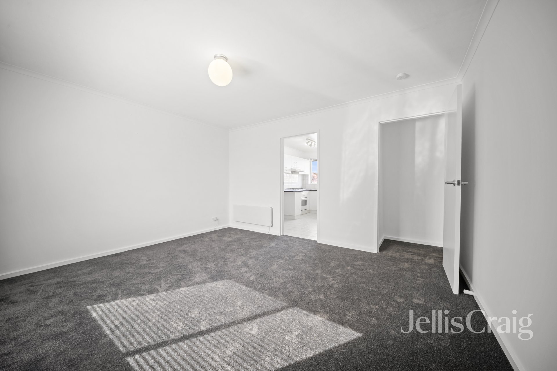 9/107 Warrigal Road, Mentone image 2