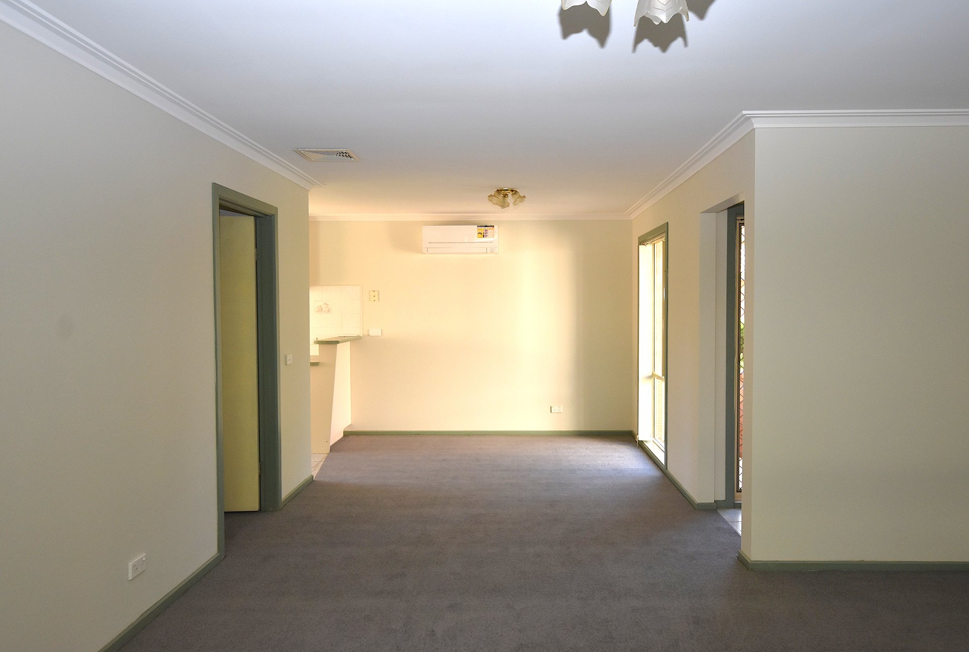 9/108 Sherlock Road, Mooroolbark image 3
