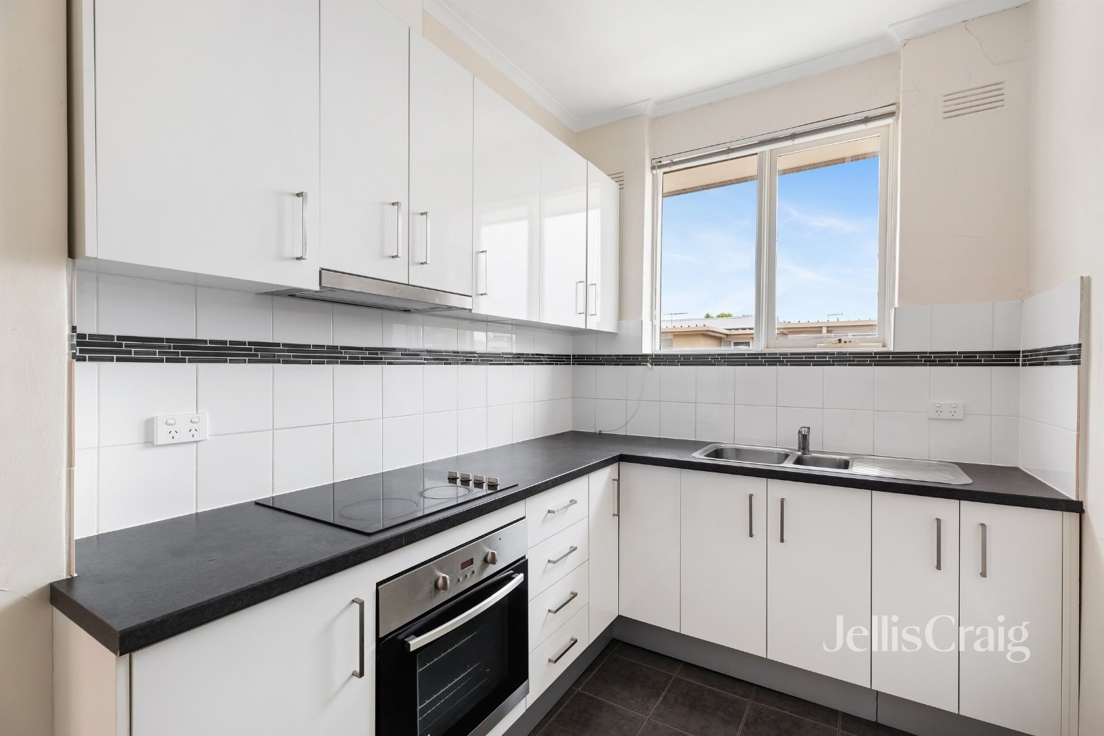 9/111 Gillies Street, Fairfield image 3