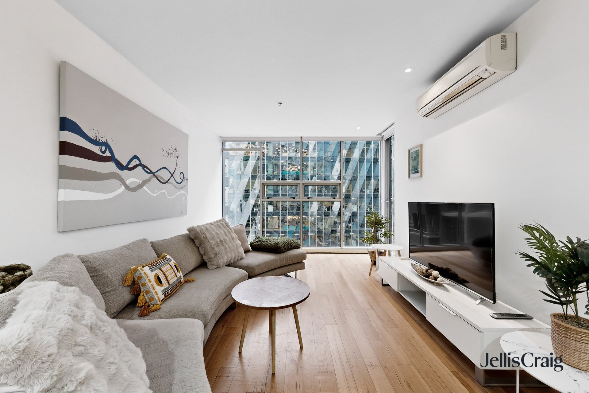 911/8 McCrae Street, Docklands image 15
