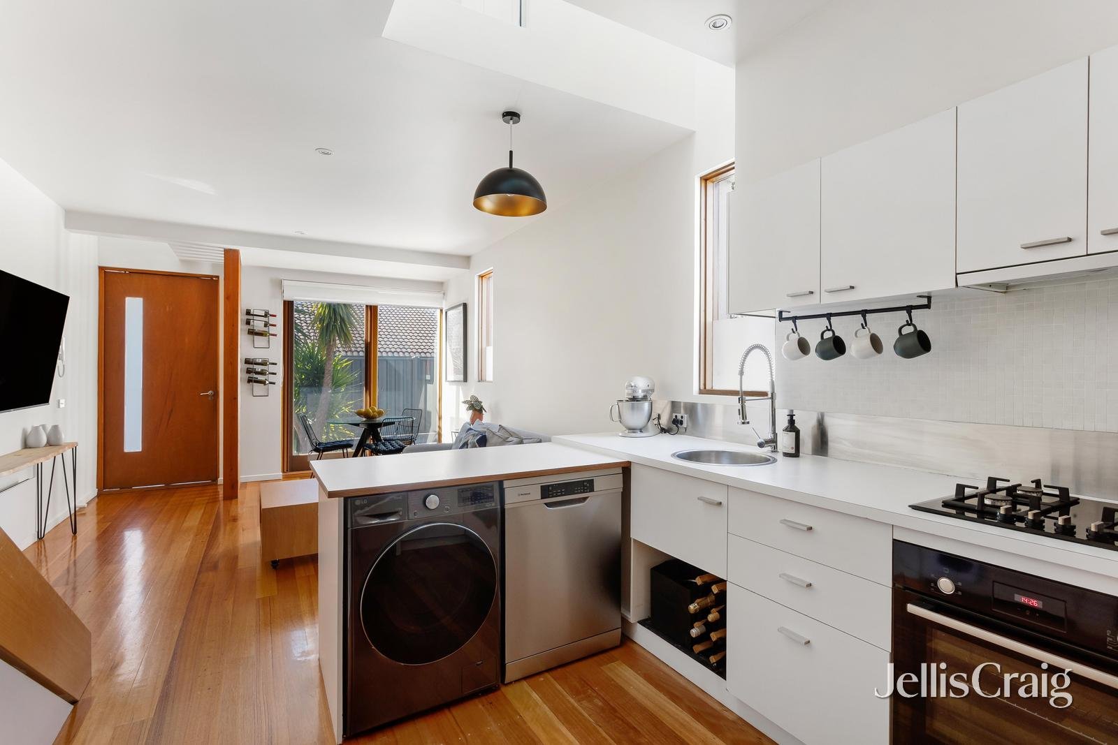 9/12 Wyuna Road, Caulfield North image 5