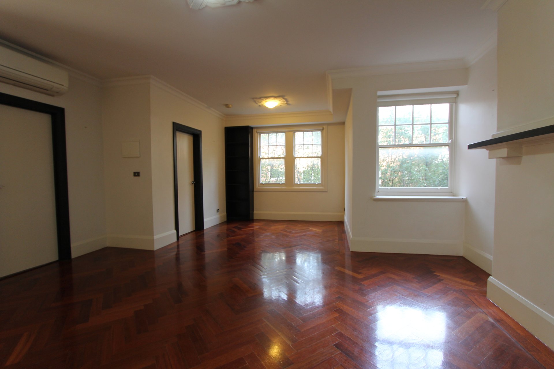 Property Gallery Thumbnail 3
