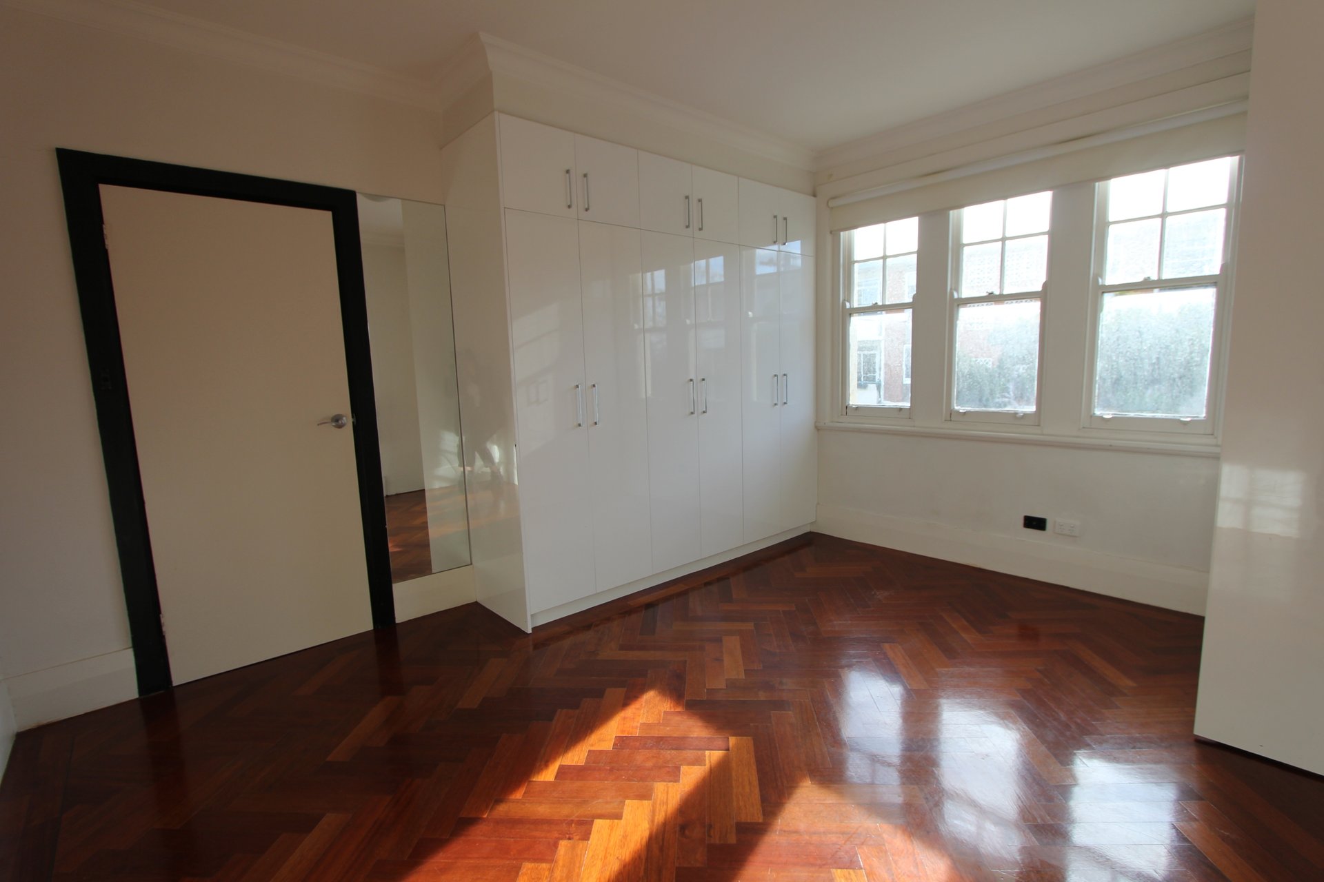 Property Gallery Thumbnail 5