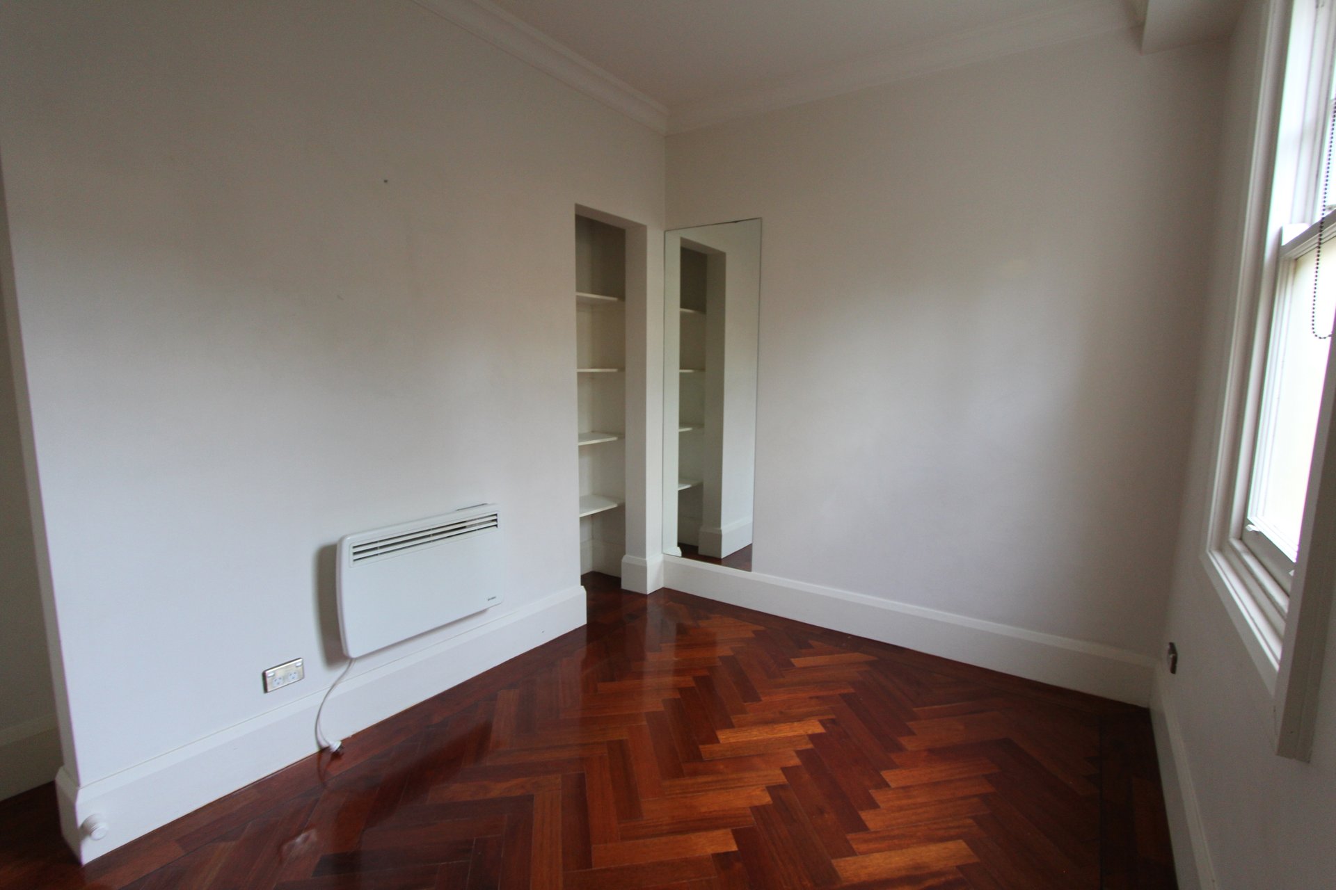 Property Gallery Thumbnail 6