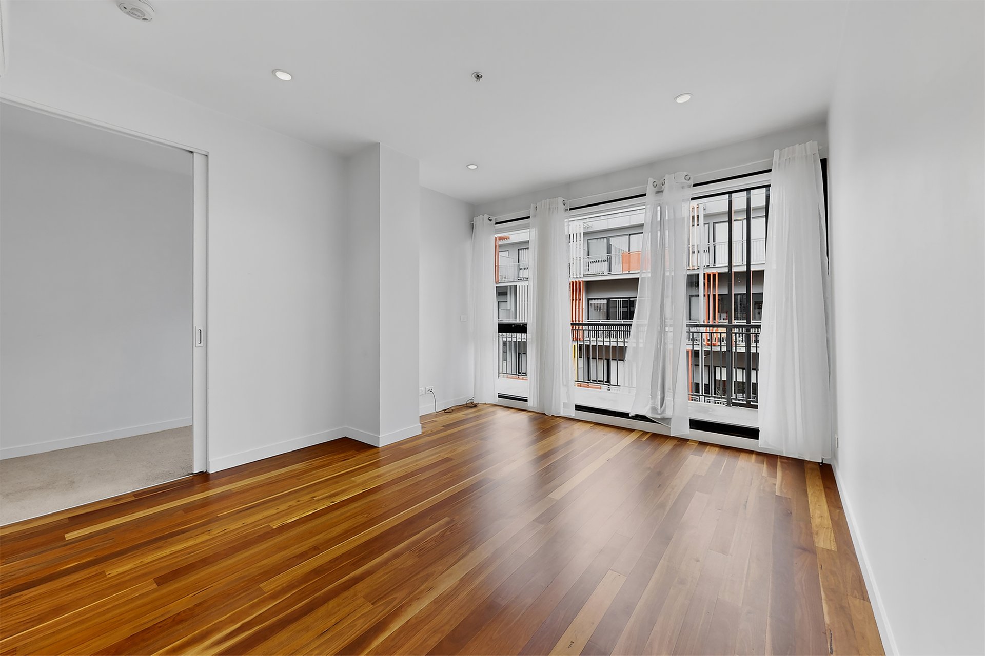 913/59 Paisley Street, Footscray image 4