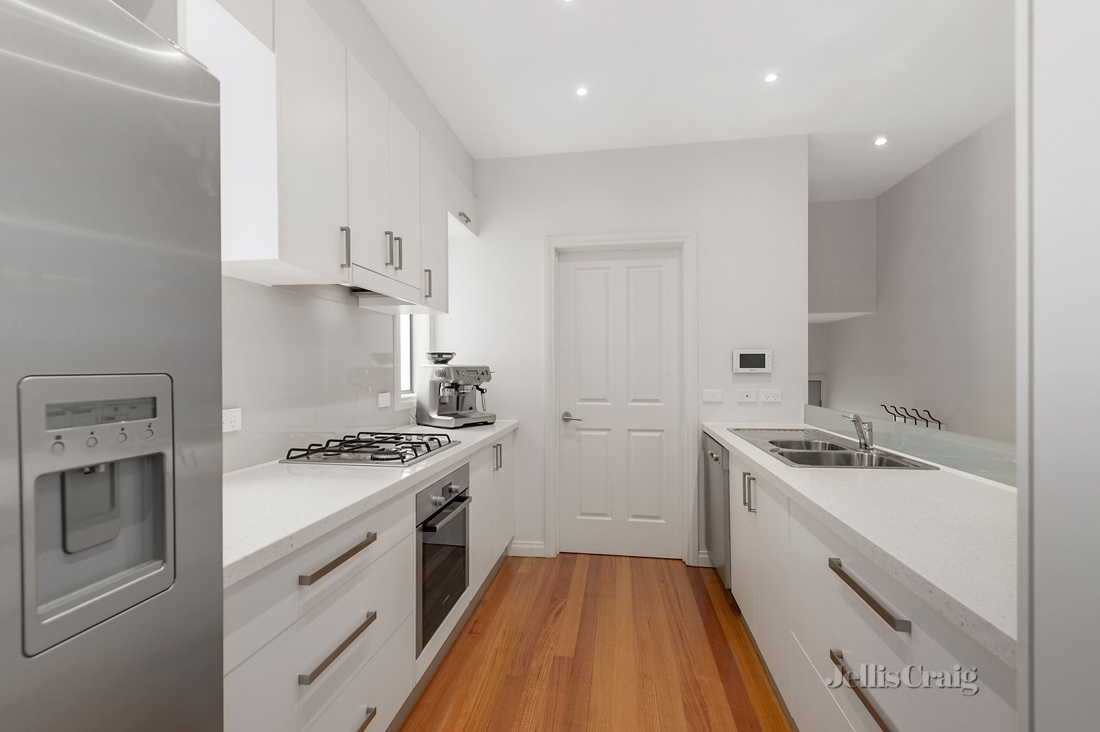 9/14 Carnon Street, Greensborough image 4