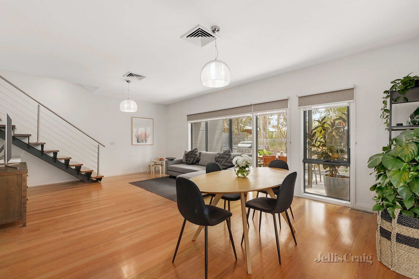 9/14 Carnon Street, Greensborough image 5