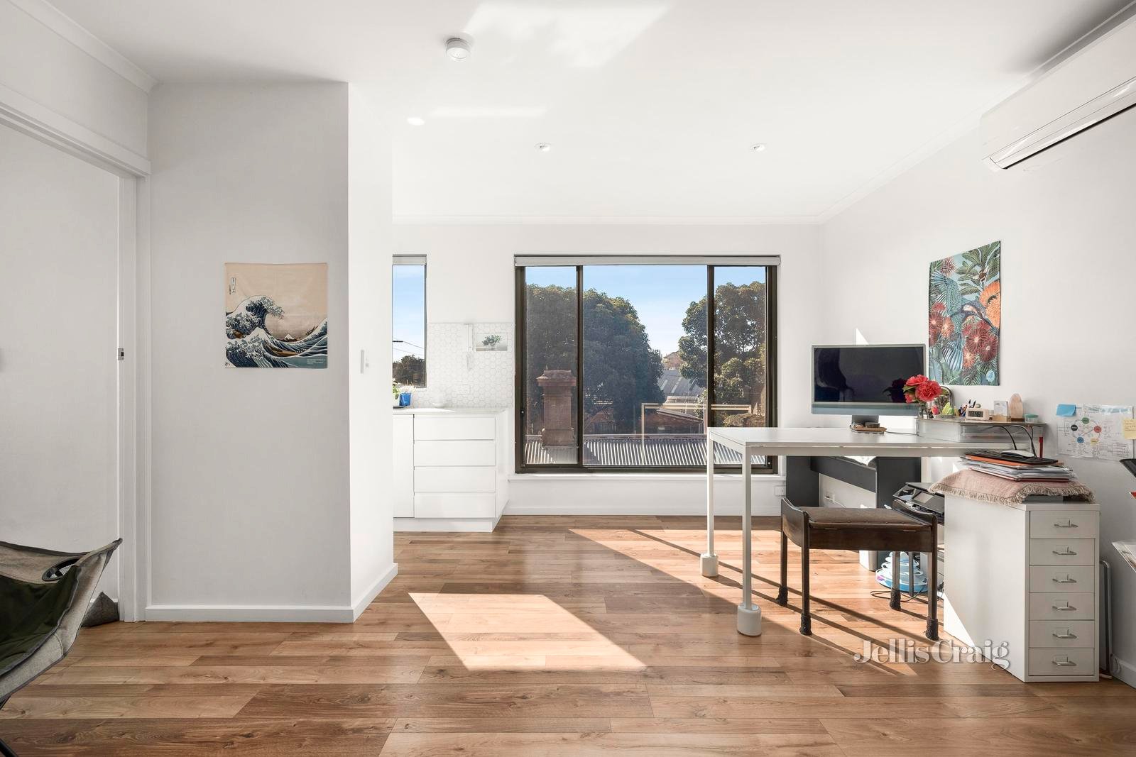 9/14 Hutcheson Street, Moonee Ponds image 1