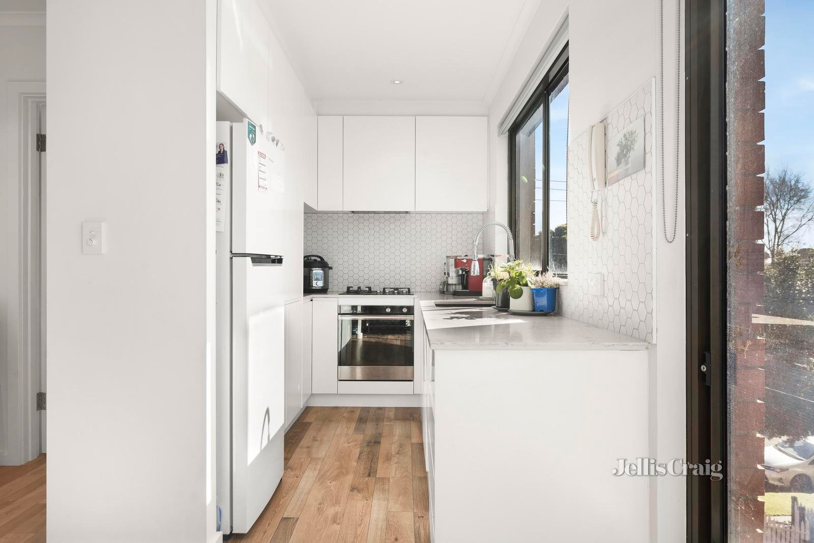 9/14 Hutcheson Street, Moonee Ponds image 2