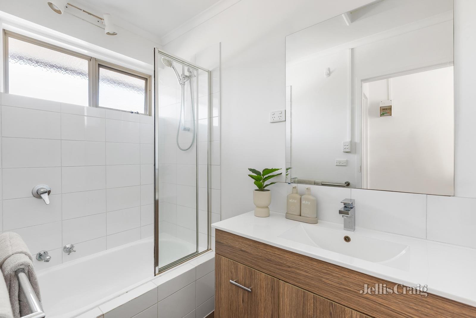 9/14 Newry Street, Windsor image 5
