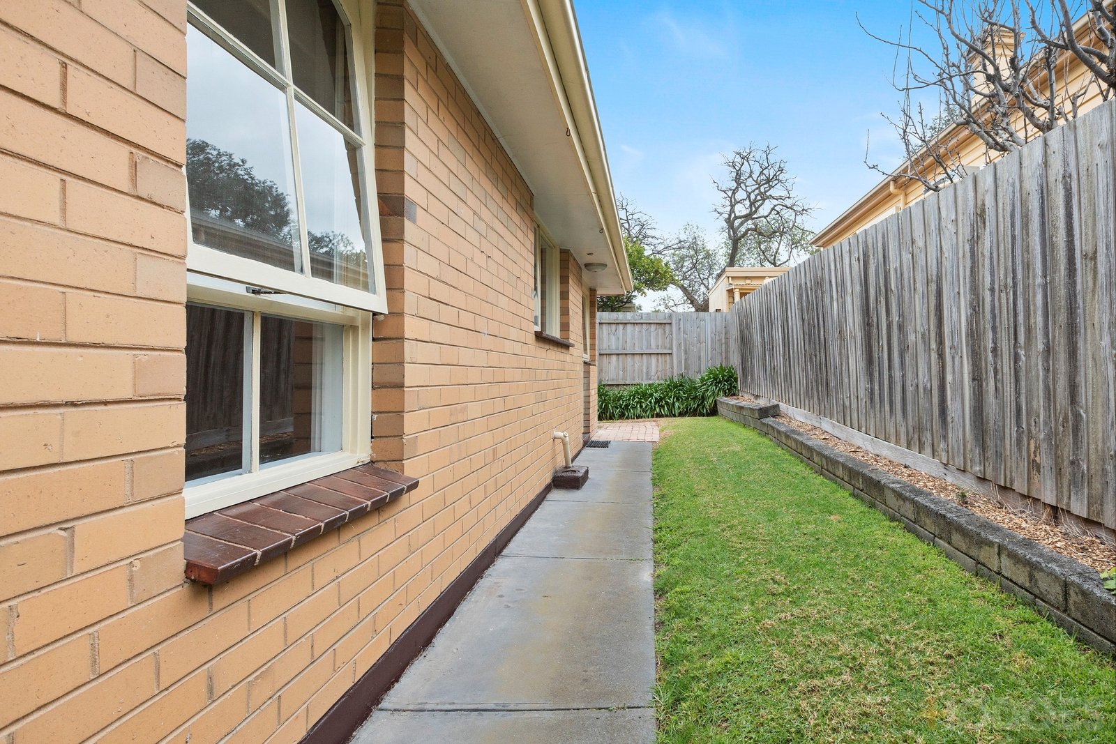 9 / 143 Weatherall Road Cheltenham