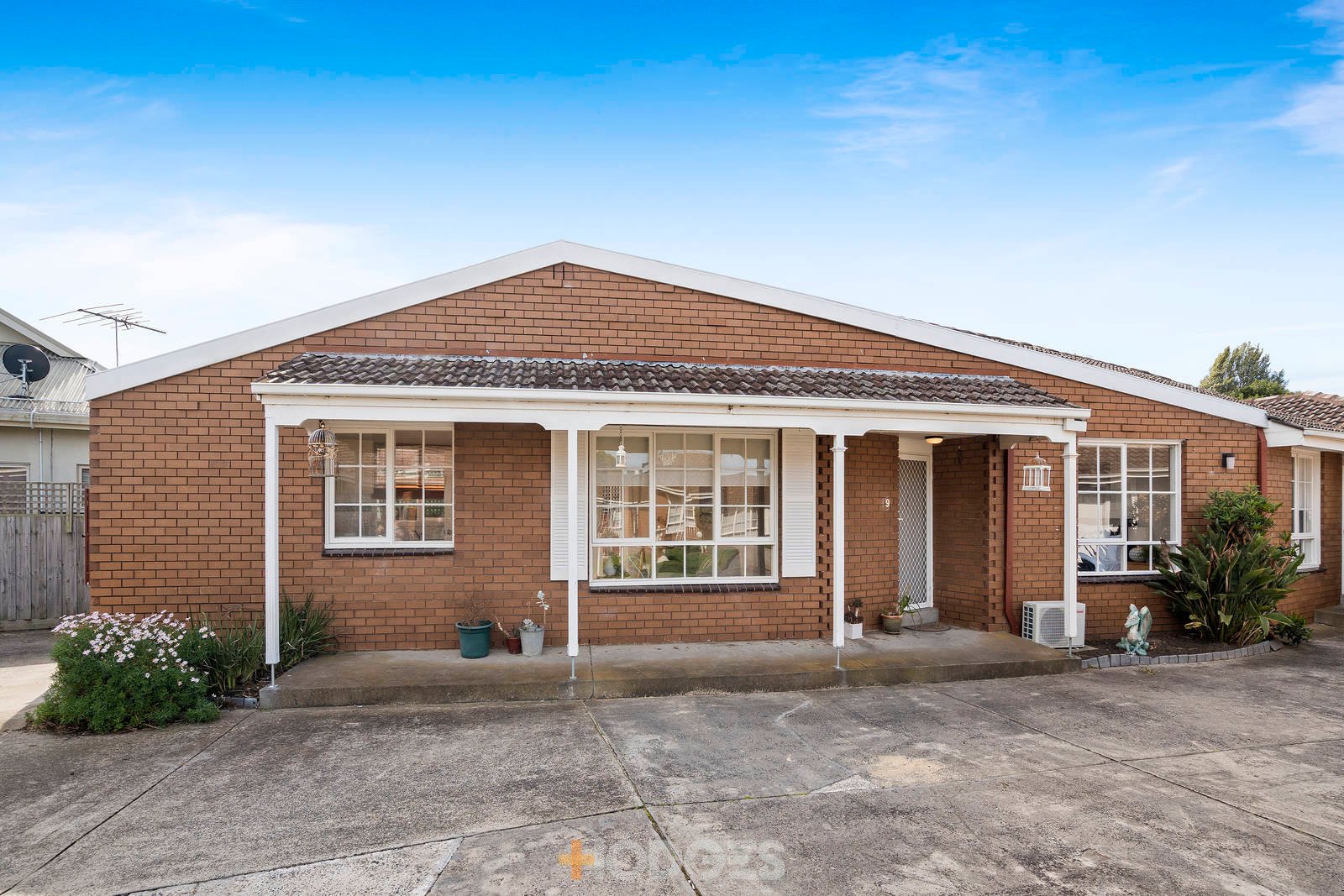 9 / 15 Lilian Court Beaumaris