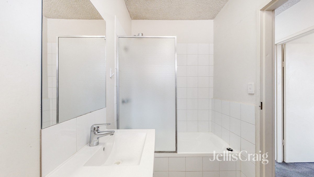9/15 McKinley Avenue, Malvern image 5