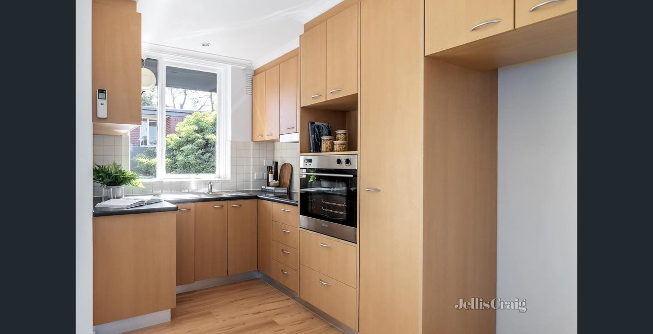 9/16 Creswick Street, Hawthorn image 3
