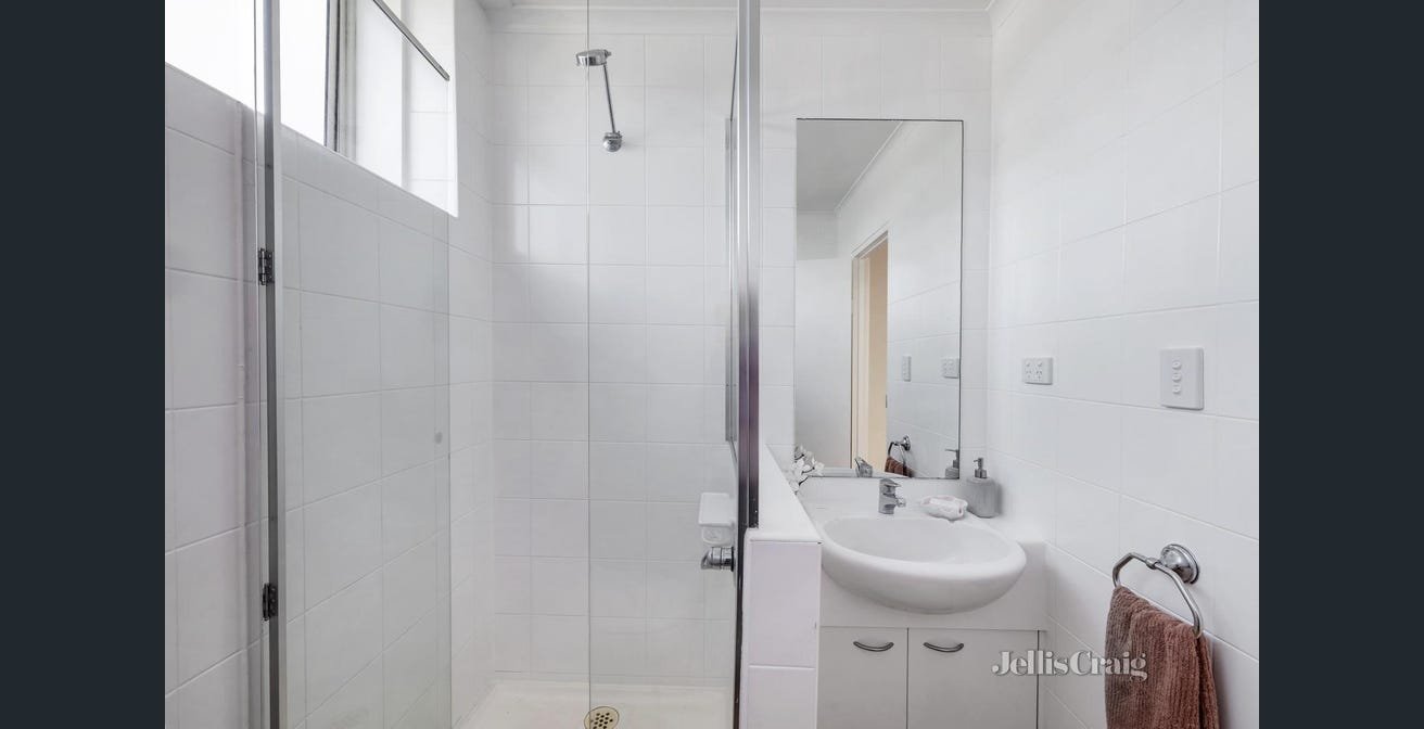 9/16 Creswick Street, Hawthorn image 6