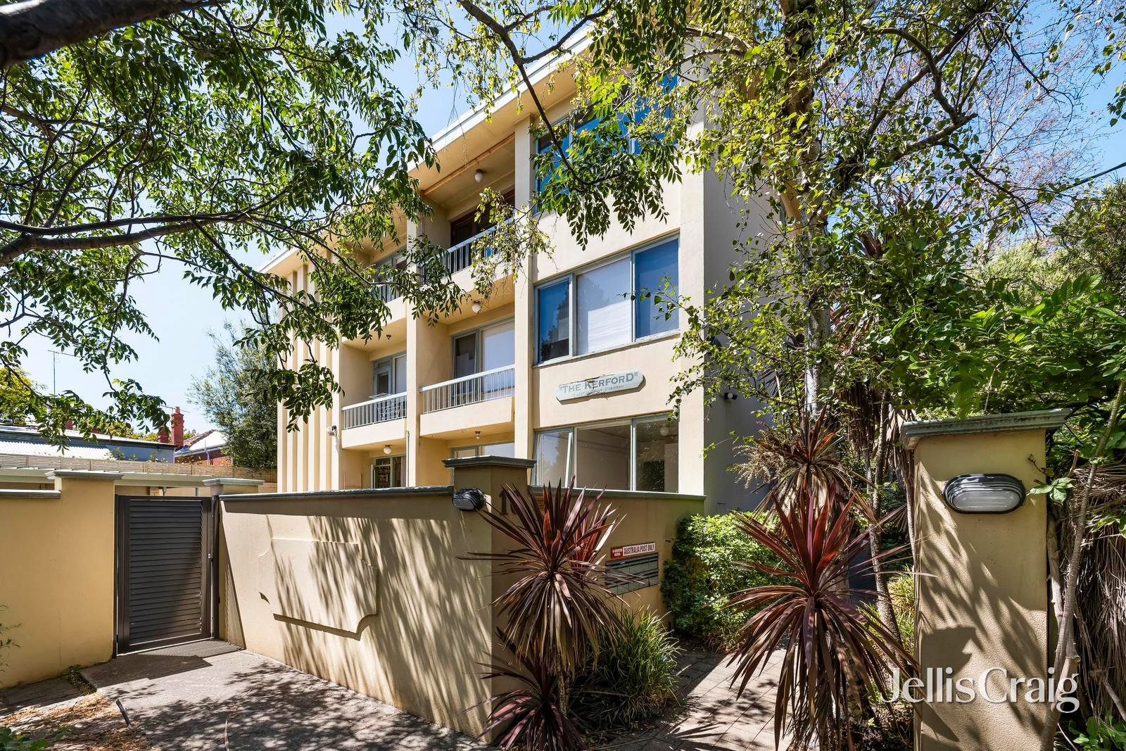 9/16 Lexton Grove, Prahran image 1