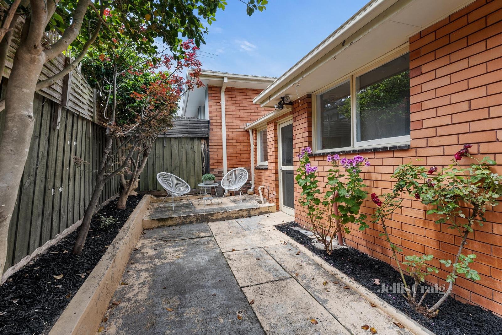 9/16 Somers Street, Burwood image 5