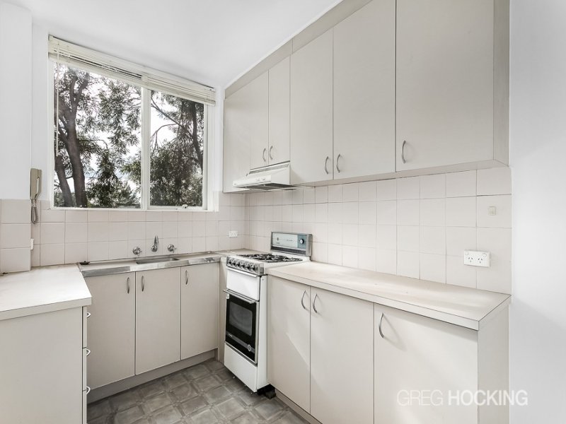 9/162 Chapel Street, St Kilda image 4