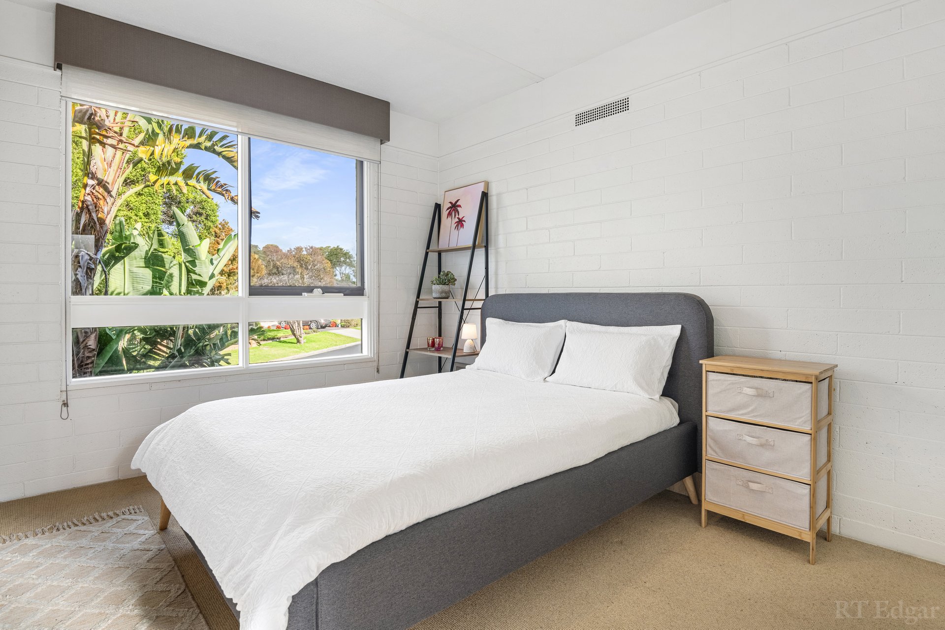 Property Gallery Thumbnail 3
