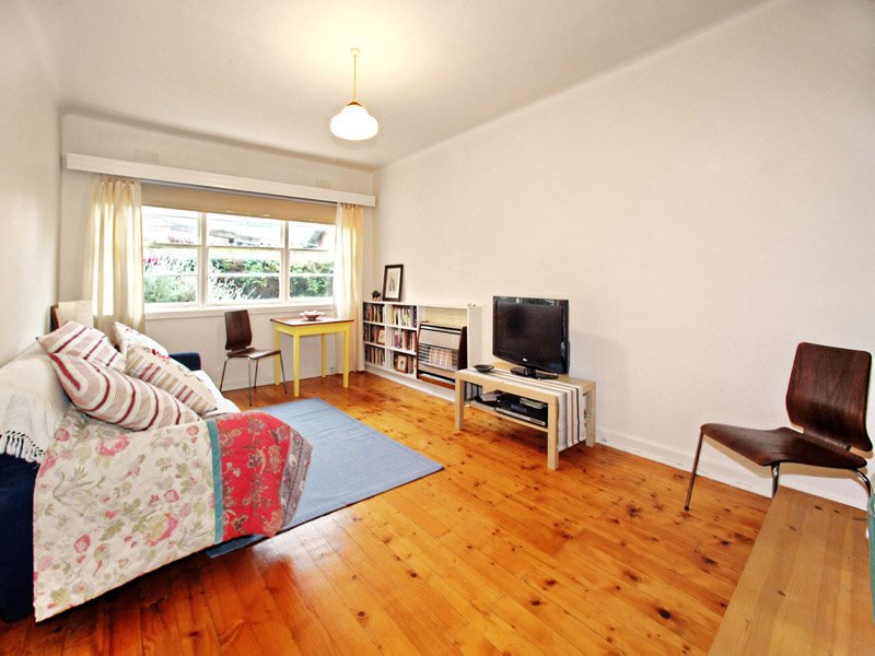 9/169 Ormond Road, Elwood image 2