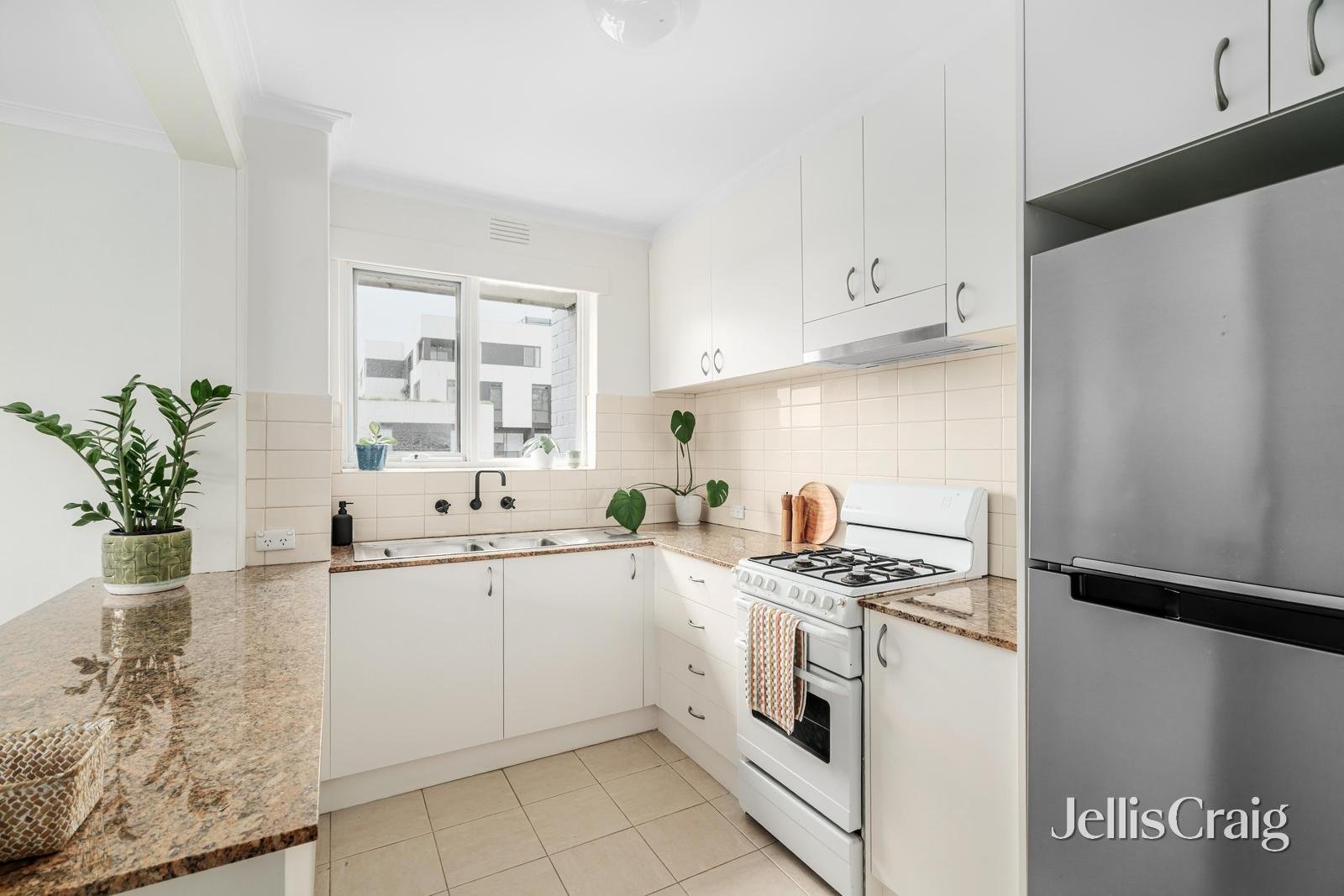 9/17 Darling Street, South Yarra image 2