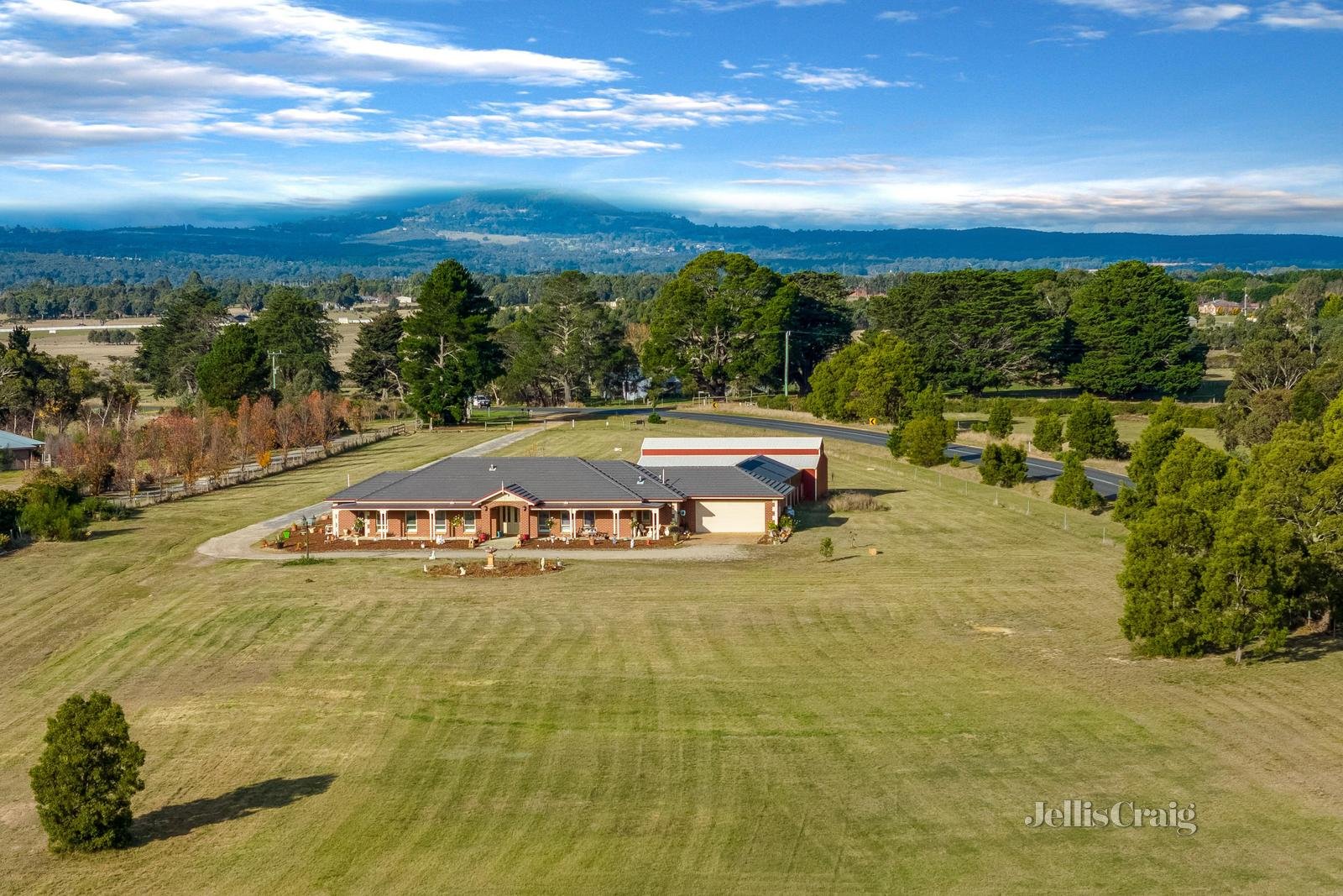 917 Sebastopol Smythesdale Road, Ross Creek image 1