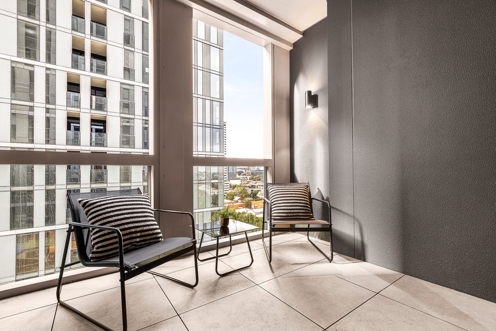917/259 Normanby Road, South Melbourne