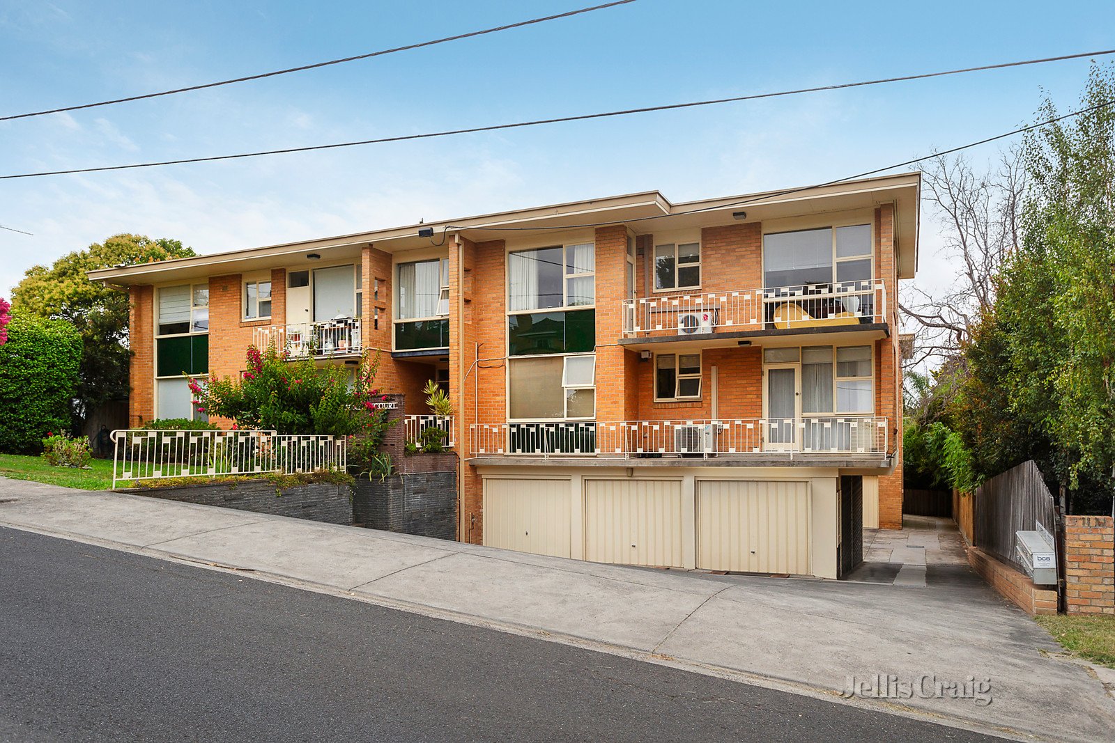 9/18 Carmichael Street, Ivanhoe East image 2