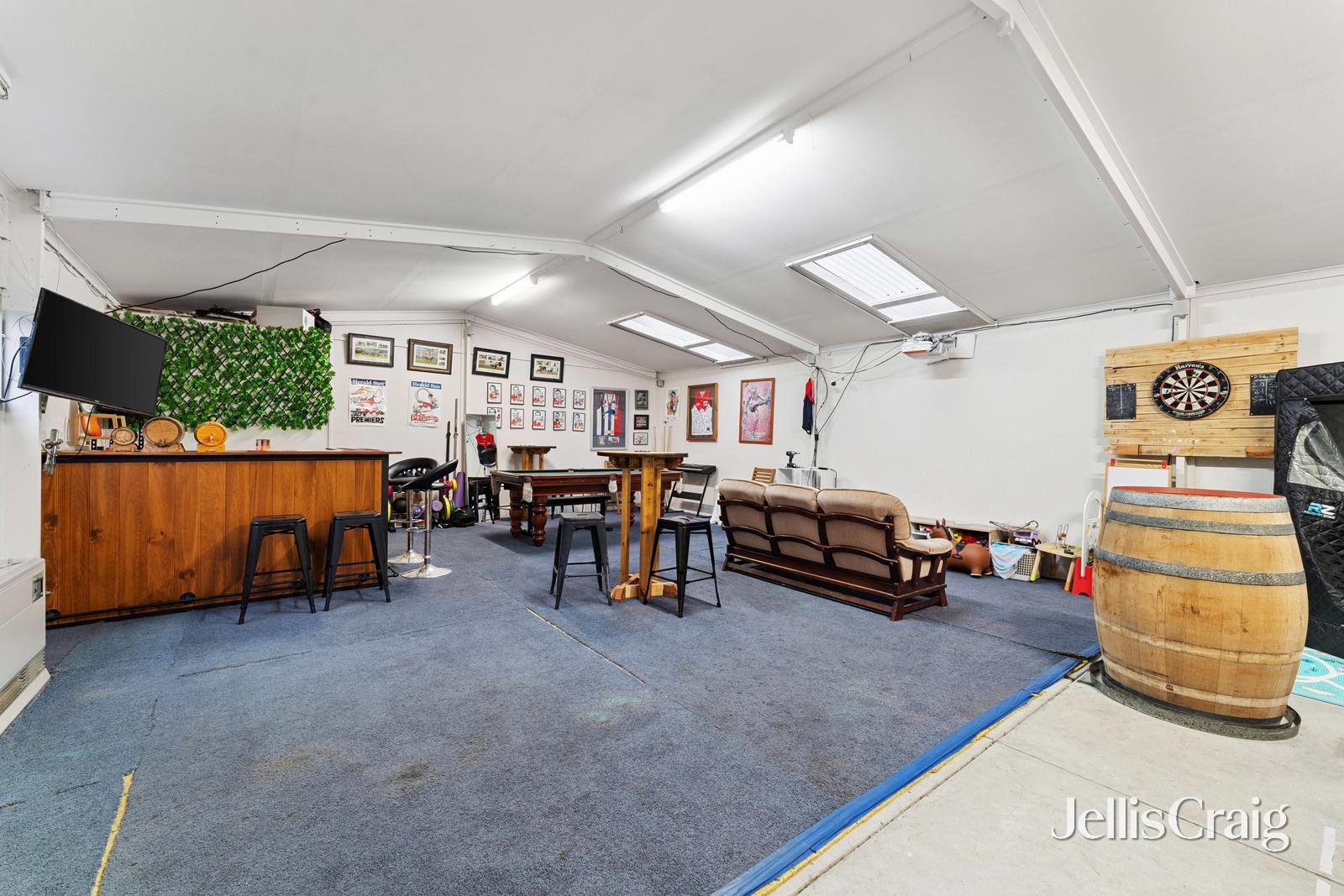 918 Geelong Road, Canadian image 2