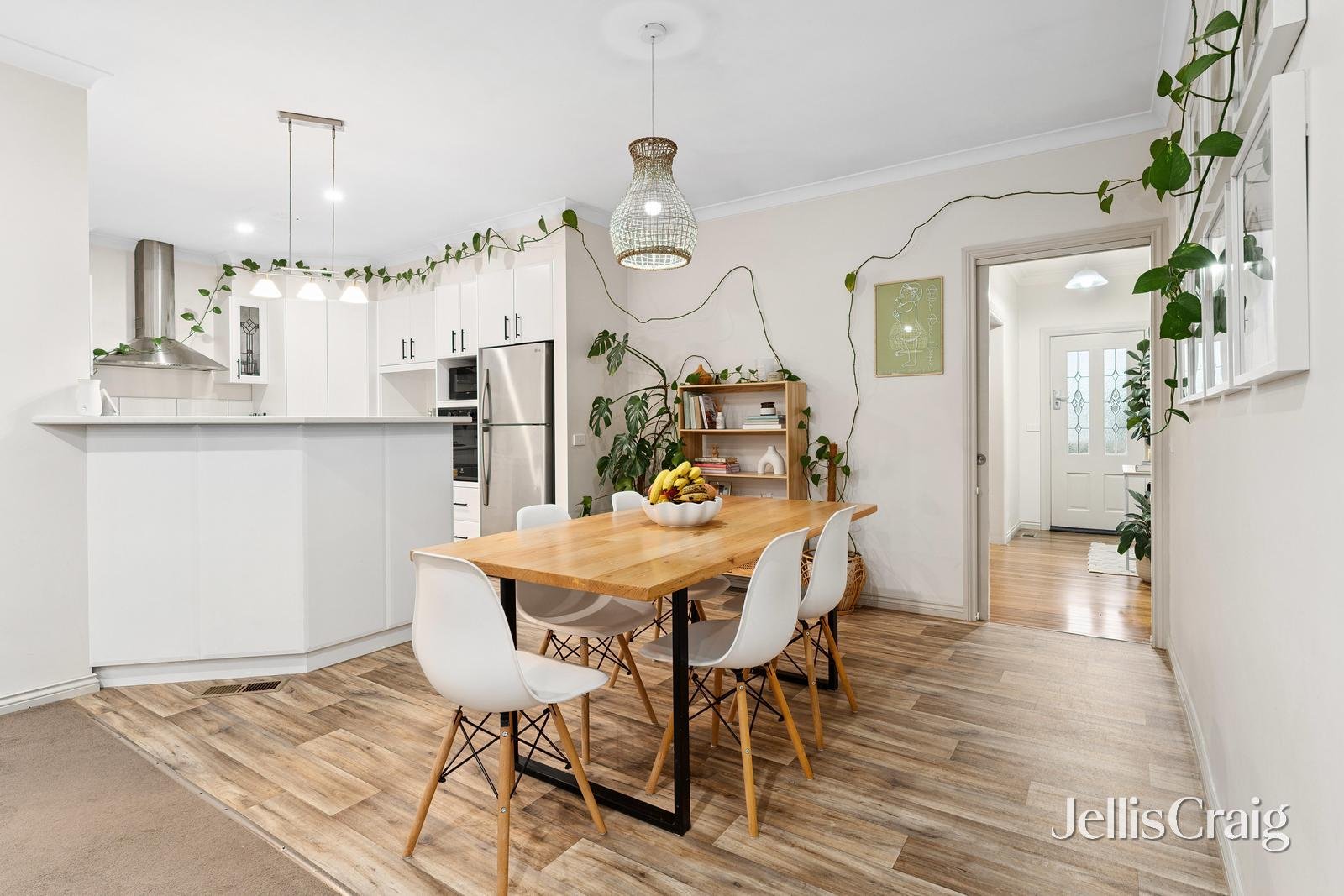 918 Geelong Road, Canadian image 6
